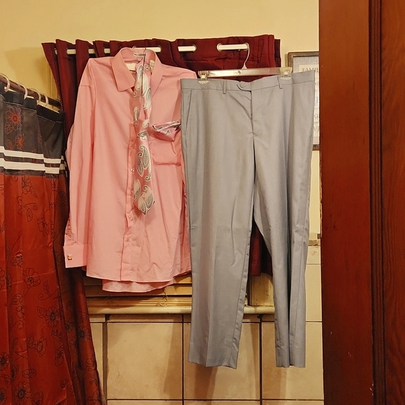 Men Suit - Picture 1 of 2